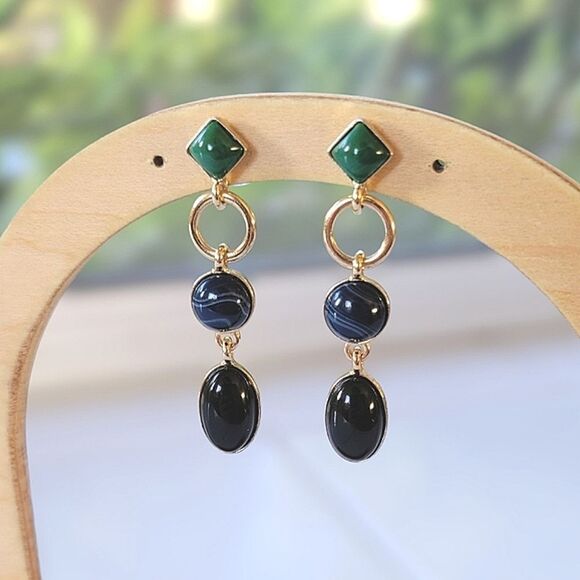 Lot of 2 | Vtg gold tone faux stone earrings - Picture 3 of 13